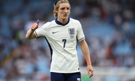 El Barcelona ficha al punta inglés Anthony Gordon procedente del Newcastle | De Postrero Minuto