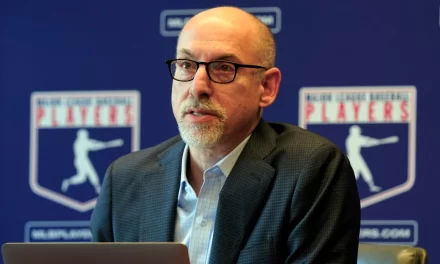 Los jugadores de béisbol piden una agencia exento ampliada