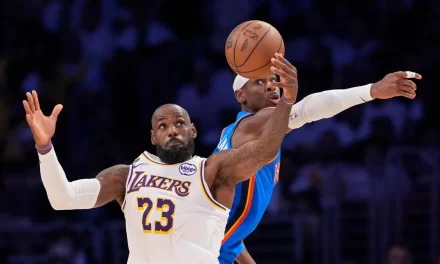 Thunder arrollaron a los Lakers y colocan serie 3-0
