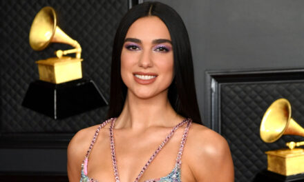Dua Lipa demanda a Samsung por 15 millones de dólares