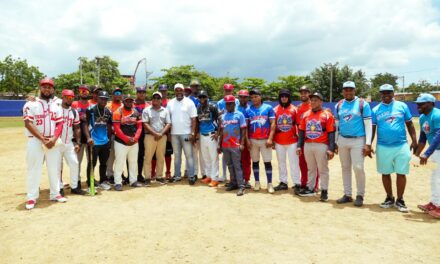 Los Alcarrizos celebra su primer Clásico de Sóftbol