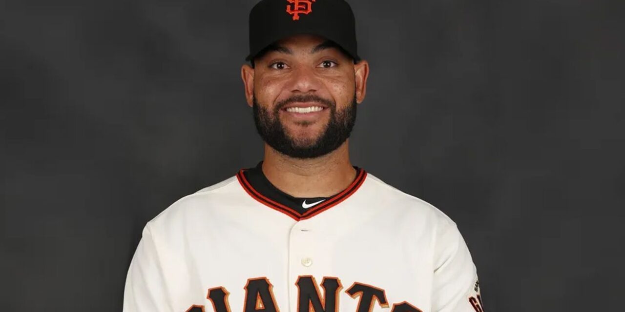 Gigantes reasignan al dominicano Héctor Borg como coach de tercera saco | De Postrero Minuto