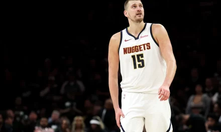 Jokic quiere ser ‘Nuggets para siempre’, pero una aniquilación temprana en los deja buscando más