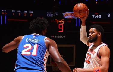 Towns aporta 17 y Knicks aplastan a Sixers en inicio de semifinales | De Zaguero Minuto