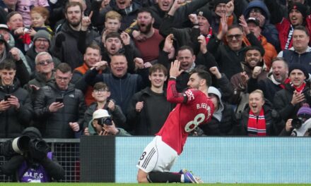 El Manchester United vence al Liverpool por 3-2 y regresa a la Liga de Campeones