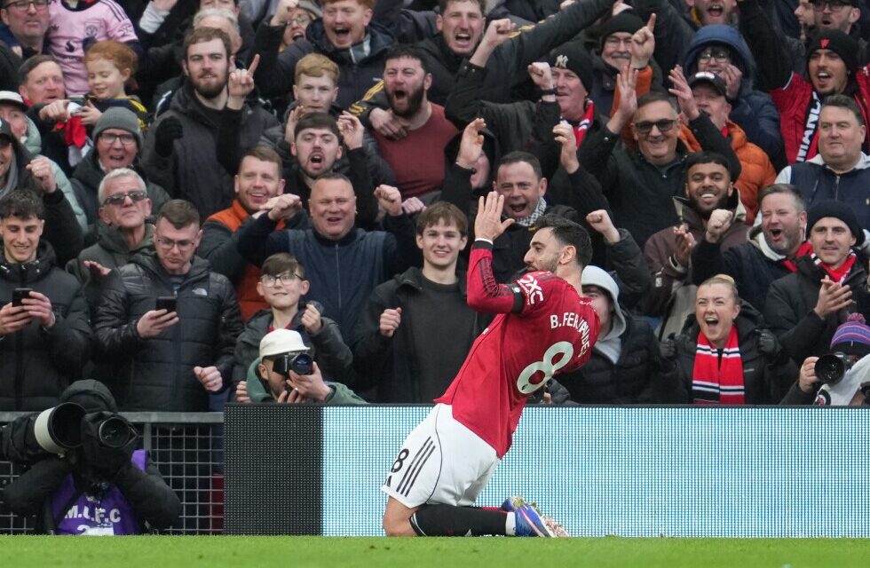El Manchester United vence al Liverpool por 3-2 y regresa a la Liga de Campeones