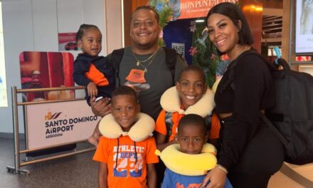 Familia de Julio Code celebra ingreso a Planeta Alofoke