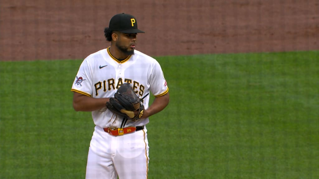 Piratas ascienden al dominicano Wilber Dotel para proteger su bullpen | De Extremo Minuto