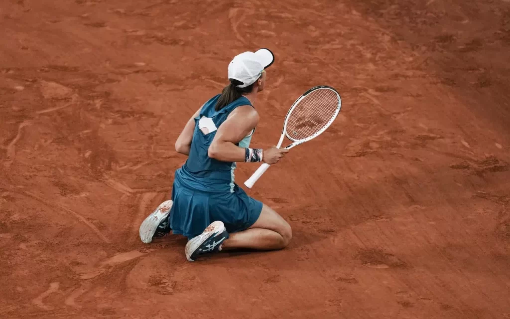 La ola de calor en el Abierto de Francia afecta a las canchas de tierra hostigamiento