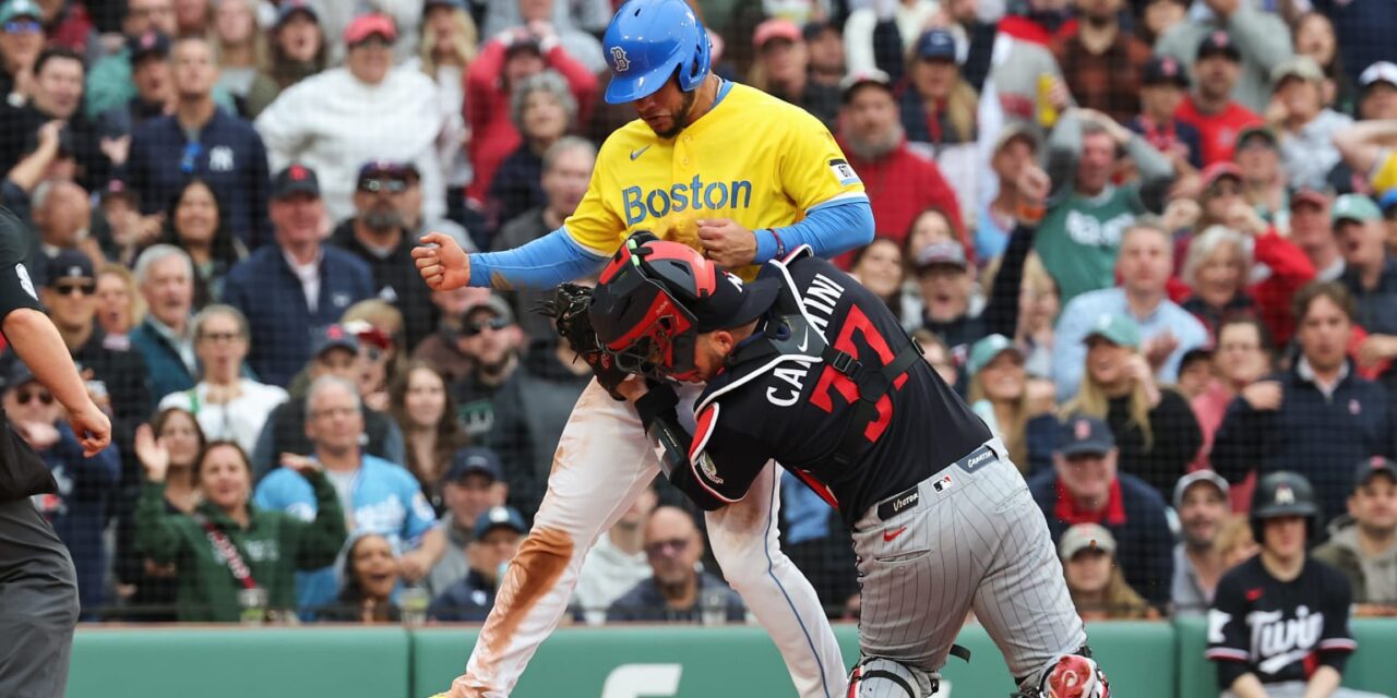 Se vacían las bancas tras choque entre Contreras y Caratini en Fenway Park | De Extremo Minuto