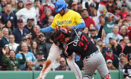 Se vacían las bancas tras choque entre Contreras y Caratini en Fenway Park | De Extremo Minuto