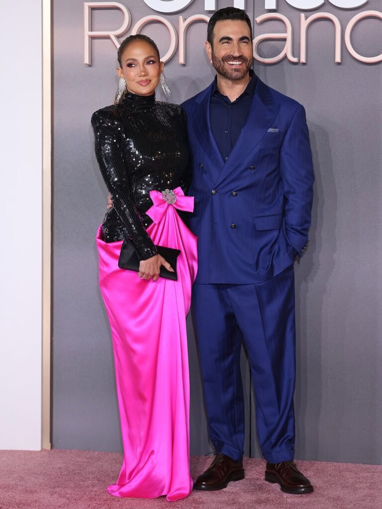 Se intensifican los rumores de noviazgo entre JLo y su pareja en la nueva película “Office Romance” - Noticias de hoy en República Dominicana | último minuto