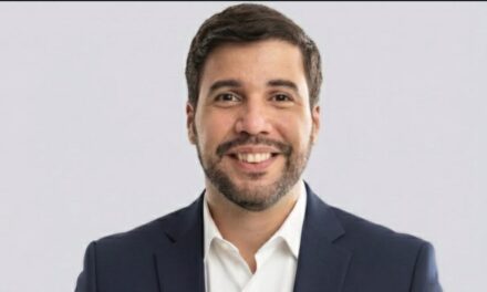 Arturo López Valerio advierte que la desatiendo de gobernanza tecnológica frena la competitividad y la patrimonio digital en República Dominicana