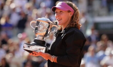 Con escasamente 19 abriles, Mirra Andreeva conquista Roland Garros y apetencia su primer Grand Slam | De Postrer Minuto