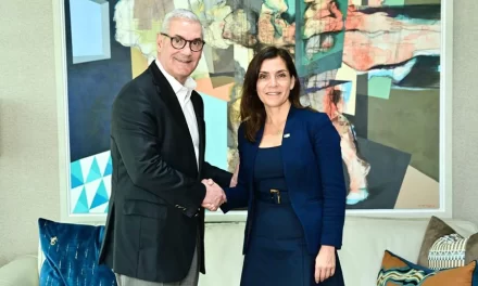Embajador de Estados Unidos encuentro a Gonzalo Castillo – RC Noticias