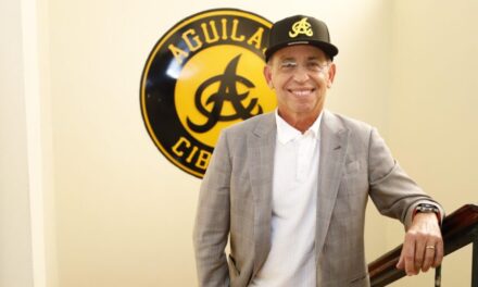 Wilhelm Lawrence Riggio es electo nuevo presidente de las Águilas Cibaeñas