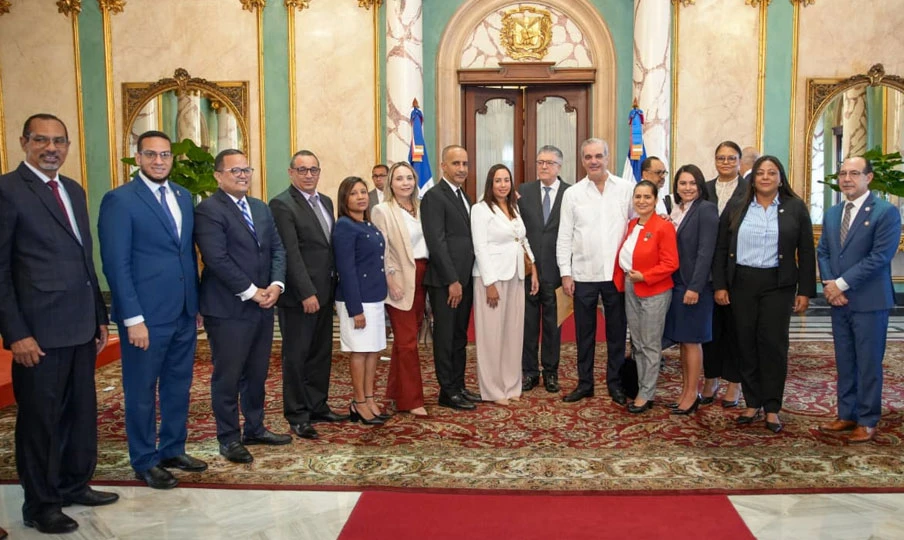 Presidente Abinader juramenta en Comité de Salud Mental Penitenciaria Dominicana – RC Noticias