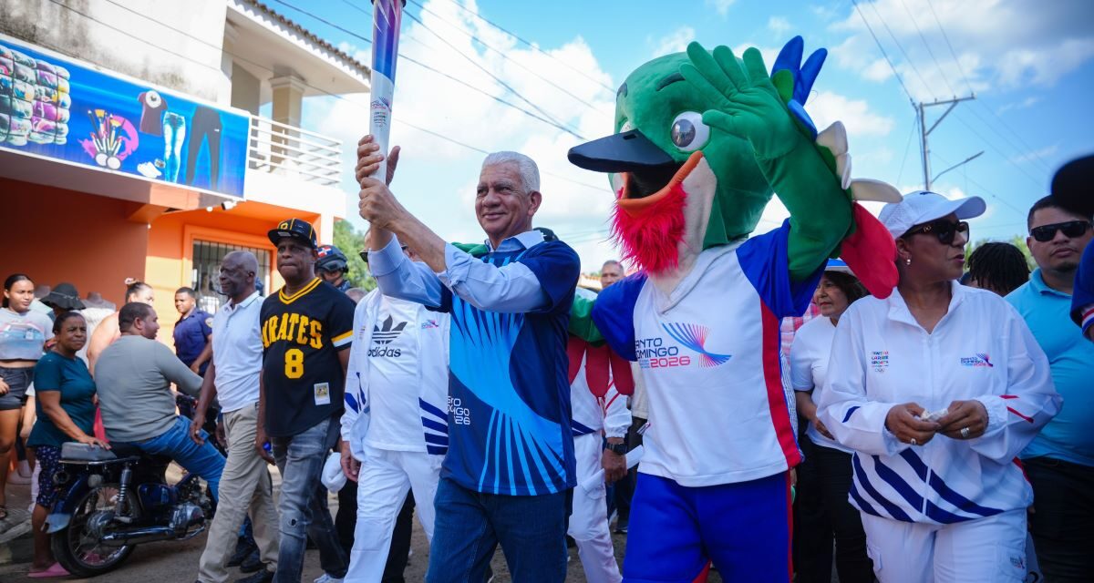 A pedales y galopes terminó expedición de la flama Santo Domingo 2026 en el Cibao