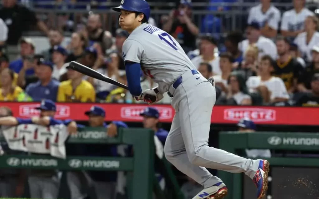 Ohtani conecta jonrón, pero abandona el coyuntura por molestias en la rodilla en triunfo de los Dodgers | De Postrer Minuto