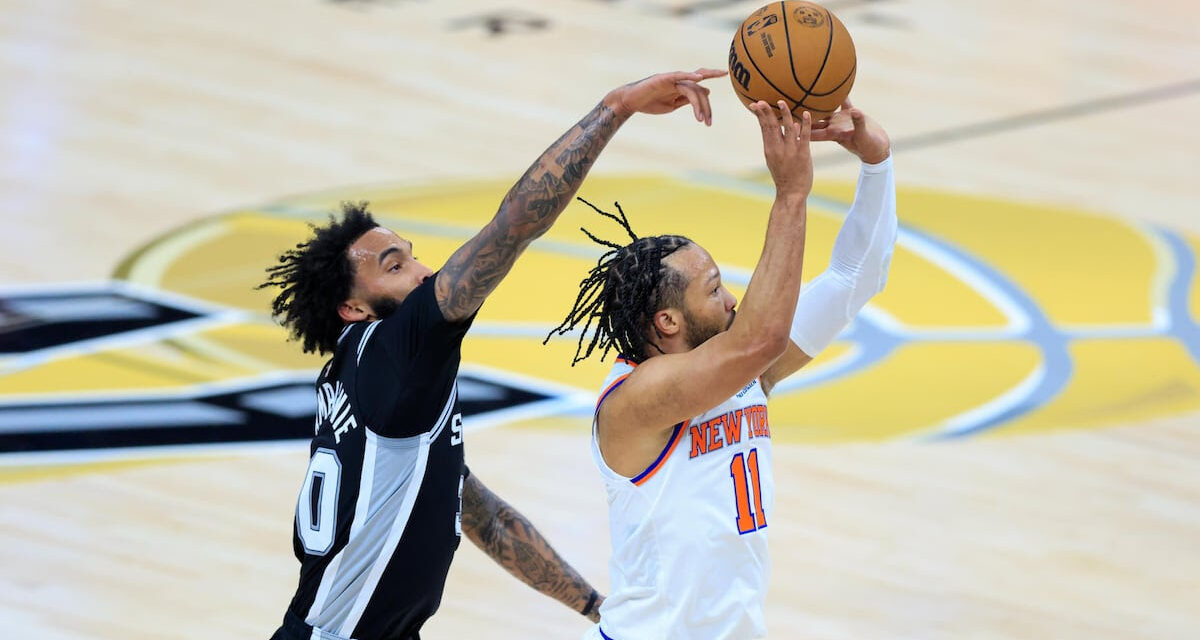 Brunson lidera a los Knicks para conseguir la vencimiento en el primer partido de las Finales