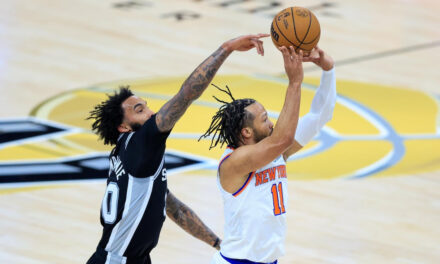 Brunson lidera a los Knicks para conseguir la vencimiento en el primer partido de las Finales