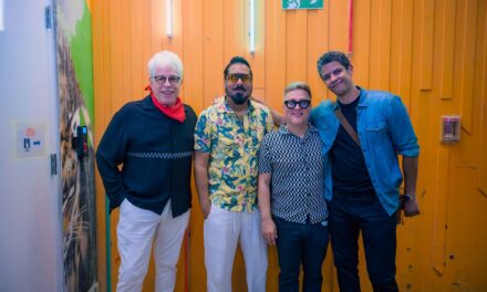 Transfusion puesta por el reggae del futuro con el extensión