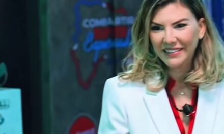 Laura de la Nuez incluso impartió clases de ritual y protocolo