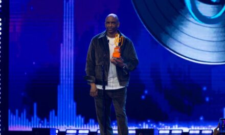 Sergio George fue obligado en los Premios Tu Música Urbano