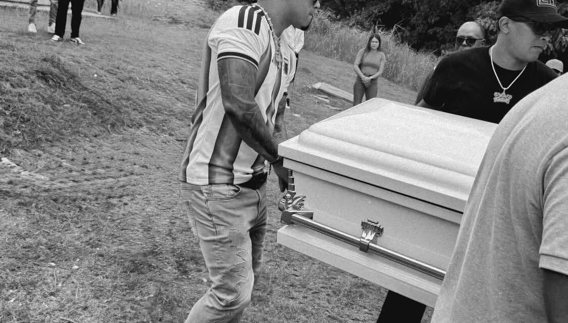 Michael Flores se despide de su sobrina