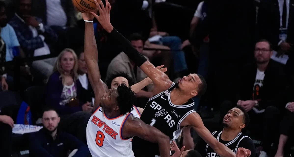 Knicks logran remontada histórica y se ponen a un triunfo de la corona
