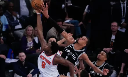 Knicks logran remontada histórica y se ponen a un triunfo de la corona