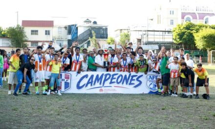 Pueblo Arriba conquista botellín título consecutivo en el fútbol de Moca