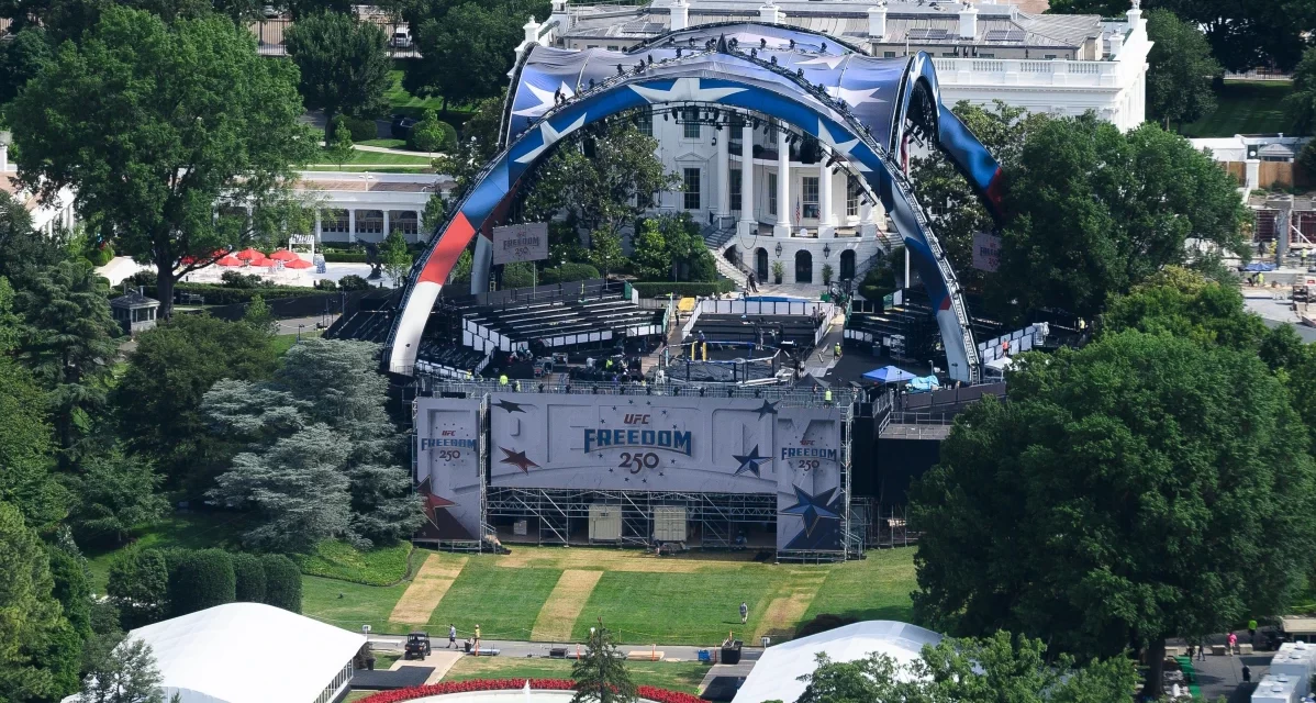 El Octágono del floresta de la Casa Blanca está presto para la fiesta del 80 cumpleaños de Trump