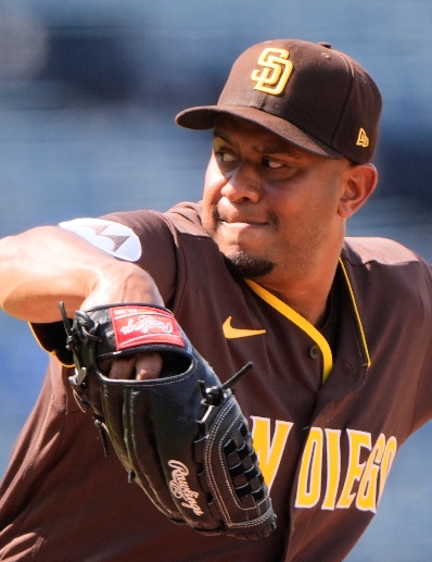 Los Padres activan a Randy Vásquez y a Wandy Peralta
