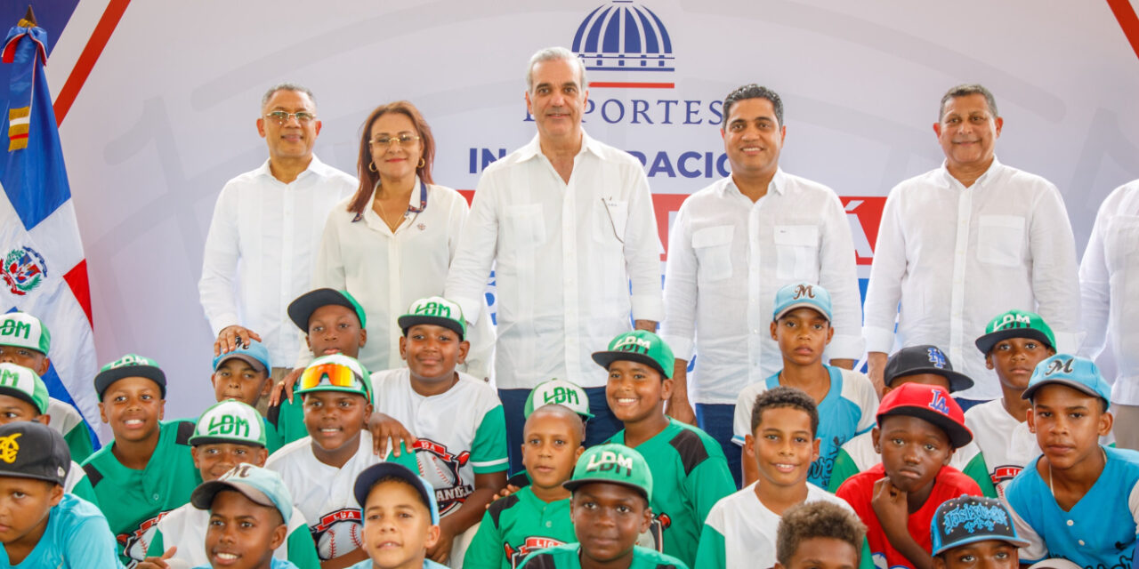 Abinader inaugura play en Samaná con inversión de RD$14 millones
