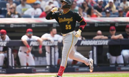 Esmerlyn Valdez sigue causando sensación con los Piratas en el inicio de su carrera