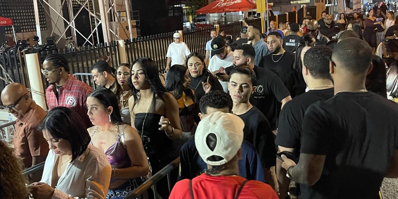 Encarnación Hinchas llenan el Estadio Cibao para celebrar los 20 abriles de carrera de Arcquerubín | postrero minuto