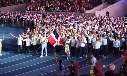 Delegación RD recibe emotiva ovación en inauguración Juegos del Centenario