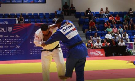 Mexicano Sergio del Sol resulta contuso durante combate con el dominicano José Novas en Juegos Centroamericanos