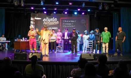 “La Ecuela Notulna” llena el Escenario 360 en el Día de los Padres – RC Noticias