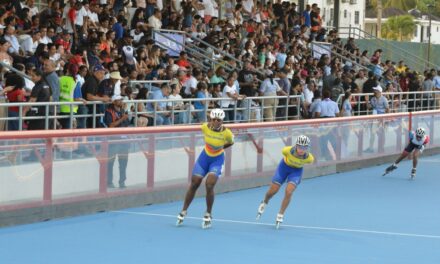 Colombiana Rueda obtiene oro en patinaje