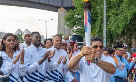 Santo Domingo Este recibe la guía de los XXV Juegos Centroamericanos y del Caribe Santo Domingo 2026
