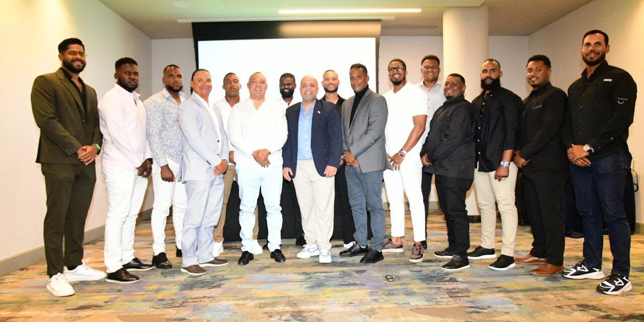 RD anuncia su roster para el torneo de béisbol