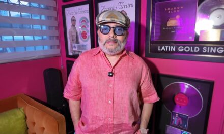 Pavel Núñez anuncia viaje internacional con su hijo