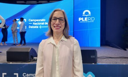 Viceministra Scheker Campeonato Nacional de Debate 