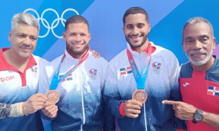 Gómez y Calderón ganan bronce en clavado sincronizado de 3 metros masculino