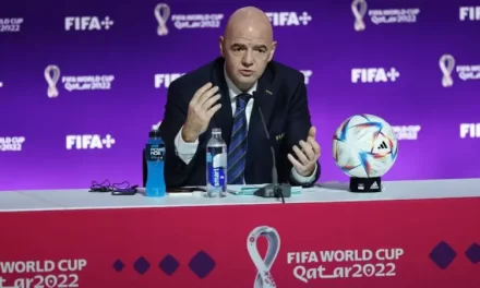 Quién es Gianni Infantino y cómo llegó a ser el hombre más poderoso y «polémico» del fútbol mundial