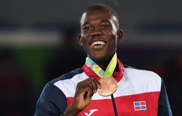 Luisito Pie denuncia ataques racistas y reafirma su orgullo de representar a la República Dominicana | De Extremo Minuto