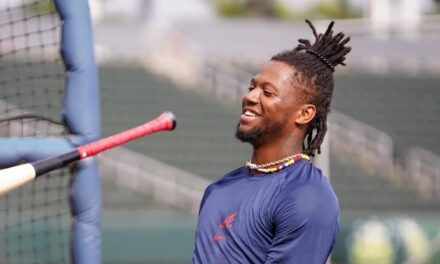 Acuña Jr. impulsa remontada de los Bravos con su primer jonrón desde mayo | De Postrero Minuto