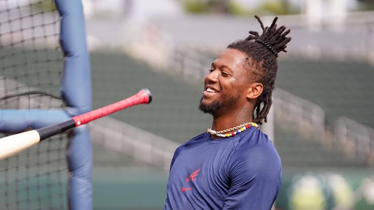 Acuña Jr. impulsa remontada de los Bravos con su primer jonrón desde mayo | De Postrero Minuto